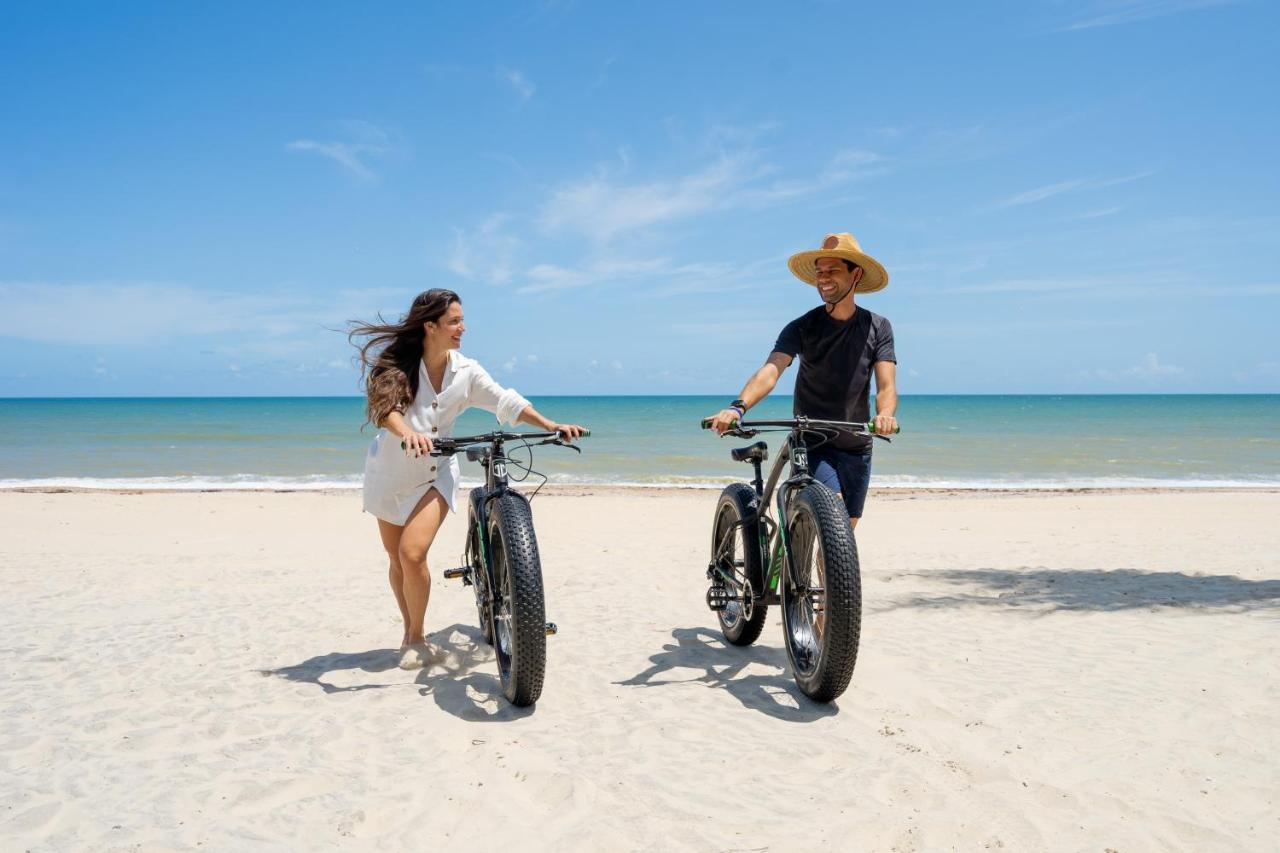 Carmel Cumbuco Resort Ngoại thất bức ảnh Biking at the beach